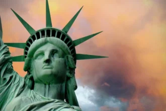 Freedom_statue-of-liberty-storm-clouds-new-york