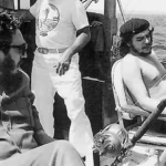 Le luxe à l'ombre d'une kleptocratie – Fidel Castro et Che Guevara pêchant en 1960, un rappel des contradictions au sein du mythe révolutionnaire cubain.