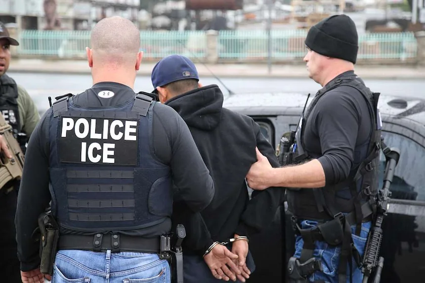 Las operaciones de ICE han desatado amplias protestas contra las deportaciones en todo Los Ángeles. (C00)