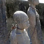 Microhistories of Africa: Statues at the Slave Market Memorial in Stone Town, Zanzibar, commemorating the victims of the transatlantic slave trade. Photo by Son of Groucho (CC BY).