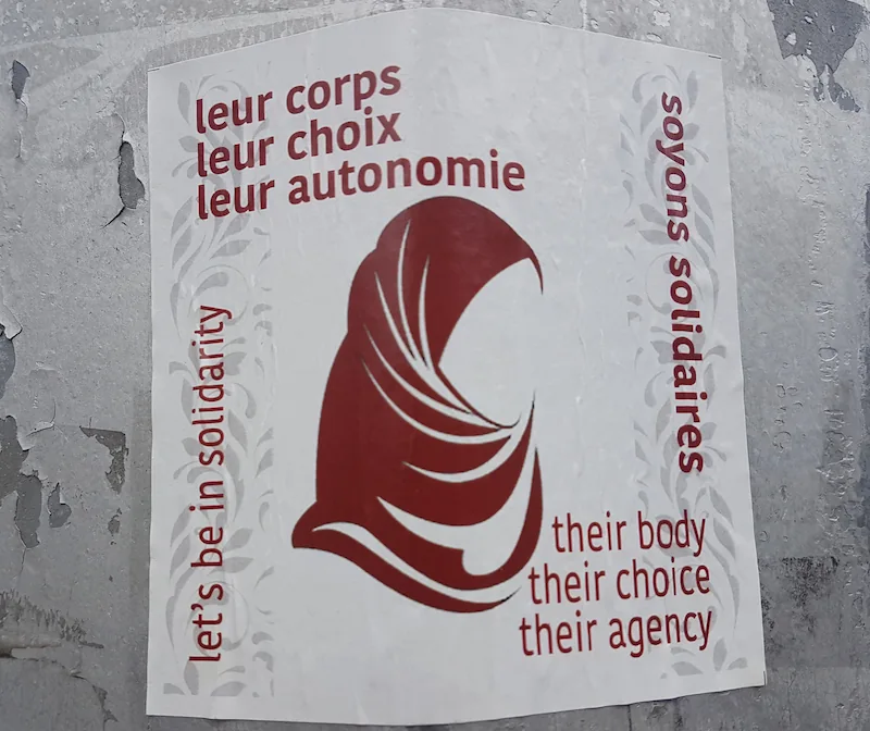 Poster Advocating Bodily Autonomy and Solidarity in a secular context. Outremont, Québec, Canada. Photographed on May 20, 2019. Crédit: A Disappearing Act (CC BY-SA).