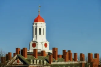 Admission: Harvard’s iconic Eliot House tower, a hallmark of the university’s Georgian architecture. Public Domain.