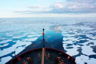 Tri-axis pressures converge at the Arctic frontier, where emerging power alignments meet critical maritime routes (public domain).