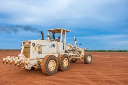 Pakistani peacekeepers carry out engineering works in Bentiu, South Sudan, 2023. Photo by Gregório Cunha/UNMISS